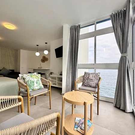 El Balcon Del Atlantico - Oceanfront Studio Apartment *